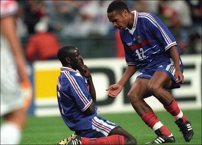 La première combinaison bleu-bleu-rouge en 1998 contre la Croatie.